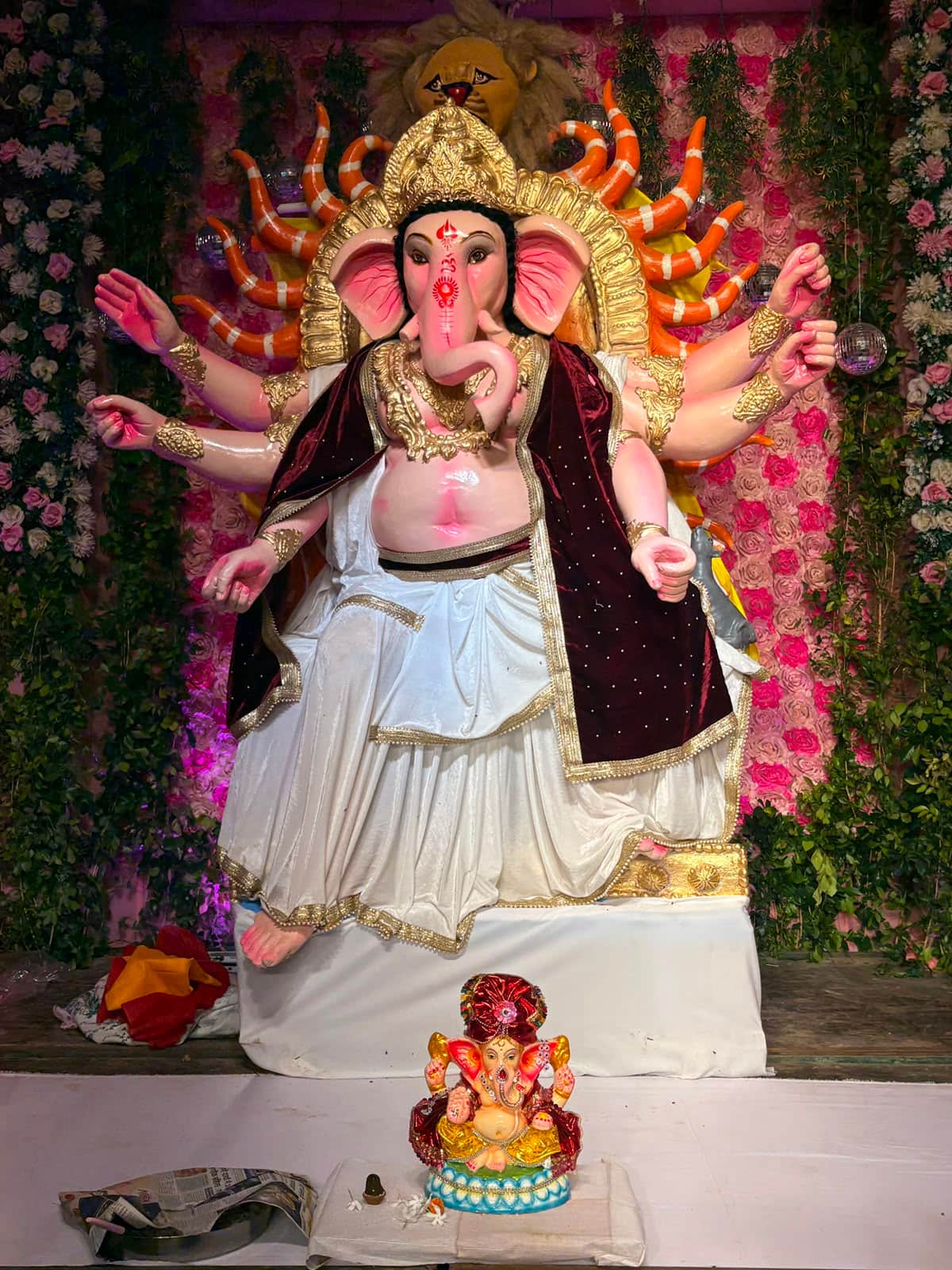 चेतगंज बाजार में स्थापित गणेश जी की प्रतिमा।-संवाद।