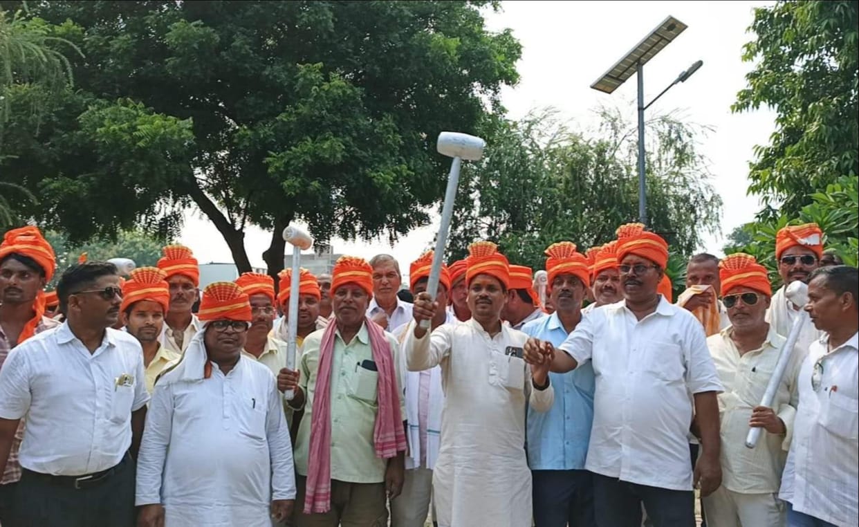 A procession was taken out amidst chants hailing Lord Vishwakarma.