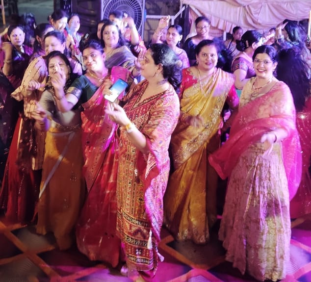 Women danced to the song "Radhe-Radhe, Tere Bina Krishna Aadhe-Aadhe."