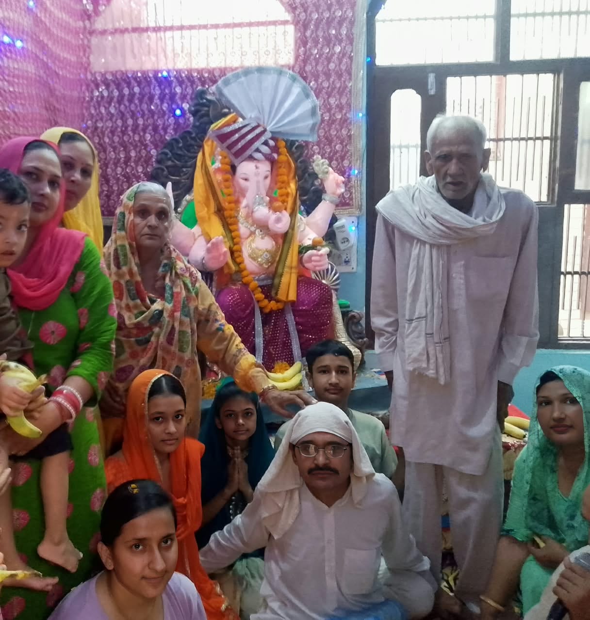 Meditating on Lord Ganesha with faith and devotion removes all obstacles: Banwala