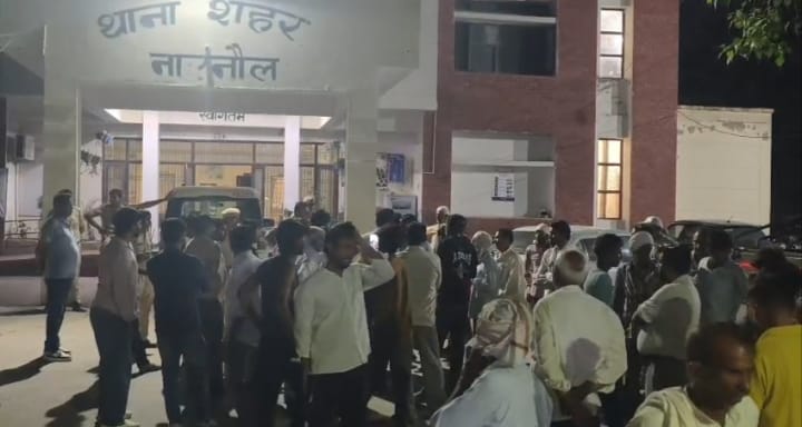 People arrived at the police station alleging the sale of 'chitta' (synthetic drugs) in Bada Bagh and created a ruckus for 40 minutes.