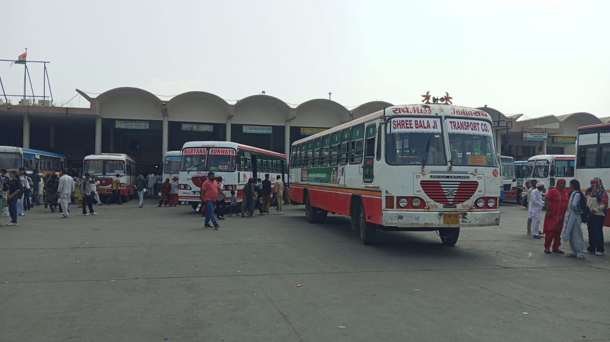 20 buses have been deployed for Gogamedi; they will depart as soon as there are 50 passengers.