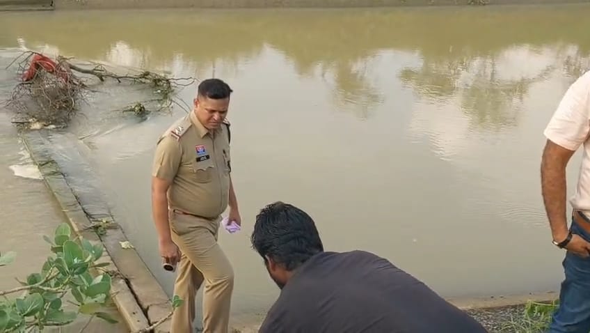 Janjgir-Champa: Unidentified Body Found Stuffed in Sack in Canal, Sharp Weapon Marks on Neck; Murder Suspected