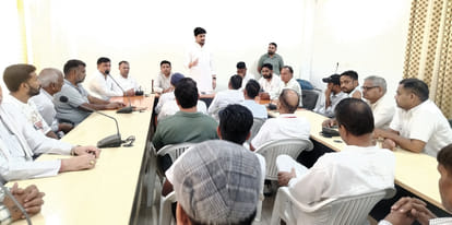 कार्यक्रम की तैयारियों को लेकर बैठक को संबोधित करते भाजपा युवा नेता तुषार ढांडा। विज्ञप्ति