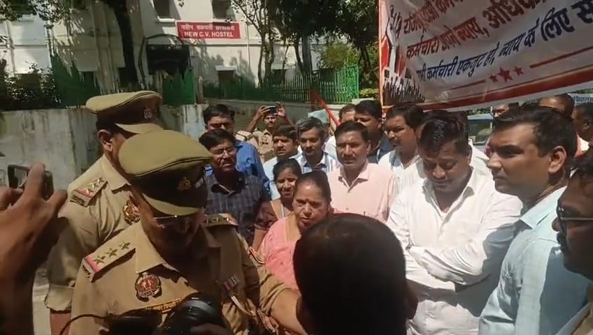 Employees went on strike demanding the removal of the Registrar; a scuffle ensued with the police.