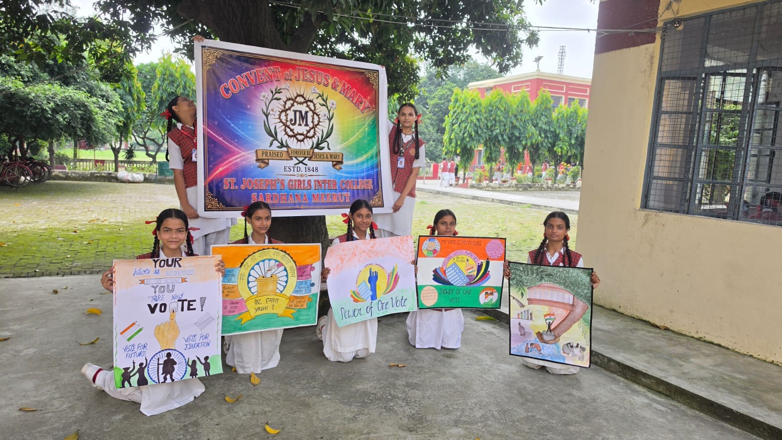 सरधना। संत जोसेफ गर्ल्स इंटर कॉलेज में बुधवार को चुनावी साक्षरता क्लब की ओर से मतदाता जागरूकता 