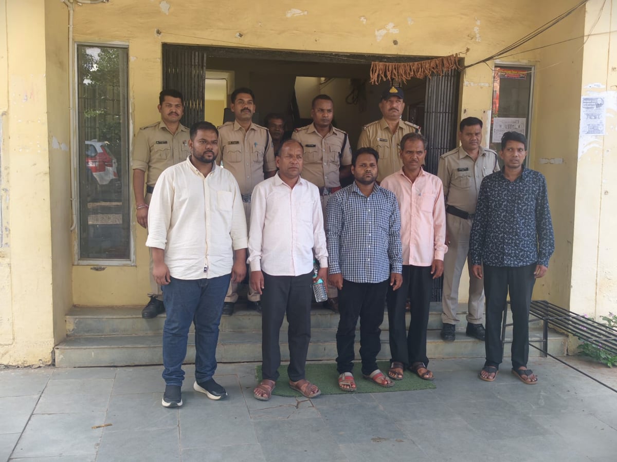 बैतूल: धर्मांतरण गतिविधि के आरोप में पांच गिरफ्तार, धार्मिक साहित्य और दस्तावेज जब्त