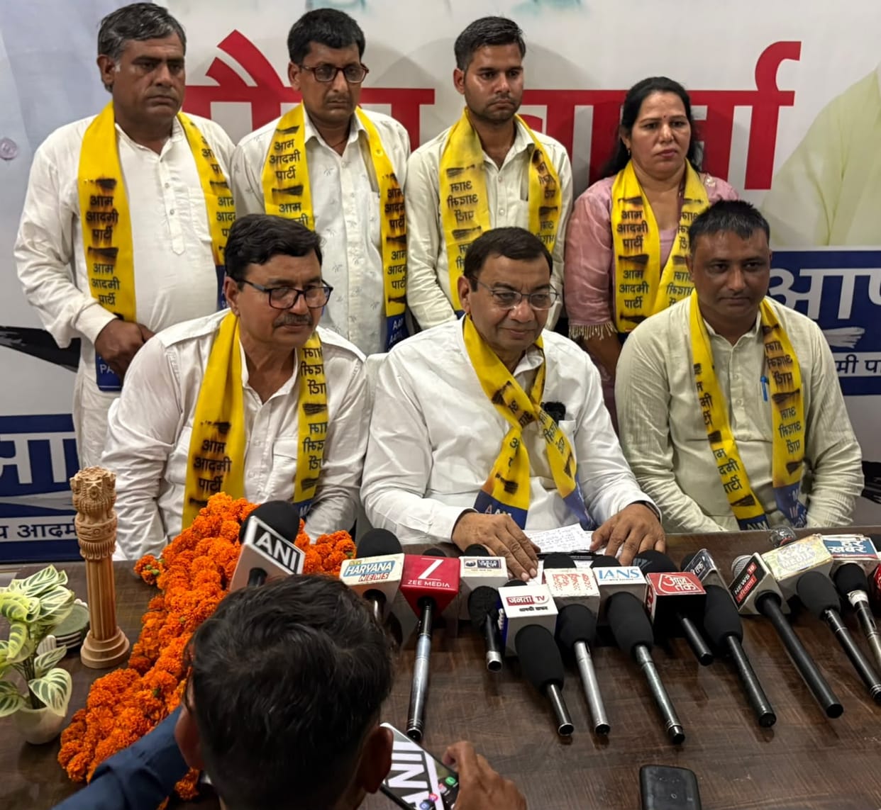 Now, even ministers have started demanding a change of CM: Dr. Gupta