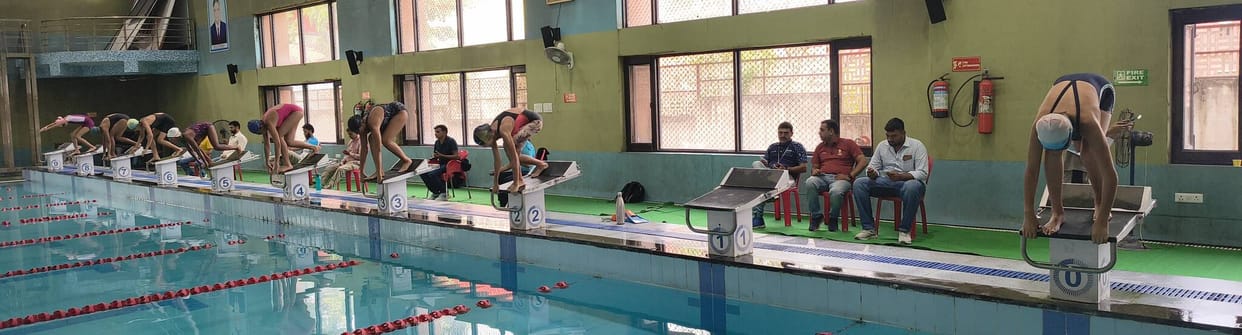 Gurugram's Sana Vadhera takes first place in the 400m freestyle.