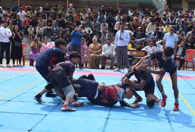 Shiah triumphed in Kabaddi and Volleyball.