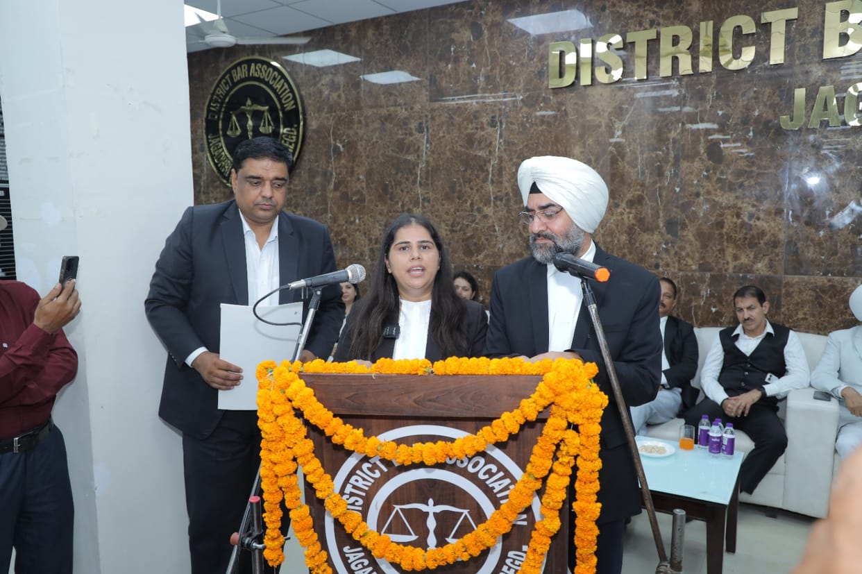 Two women joined the Bar Association and assumed office after taking the oath.
