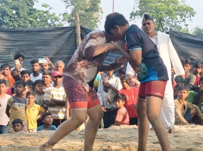Gama won the wrestling match by defeating Toofan.