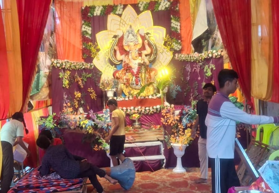 बरदह बाजार में स्थापित श्रीगणेश जी की प्रतिमा। संवाद