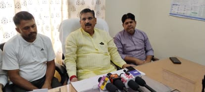 फोटो 5 नरवाना। प्रैस वार्ता करते हुए कैबिनेट मंत्री कृष्ण कुमार बेदी। स्रोत प्रशासन।
