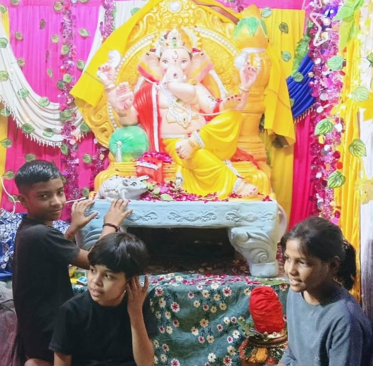 Performed the Aarti of Lambodara and sought his blessings.