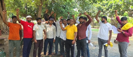 -Contract sewer workers on strike demanding equal pay