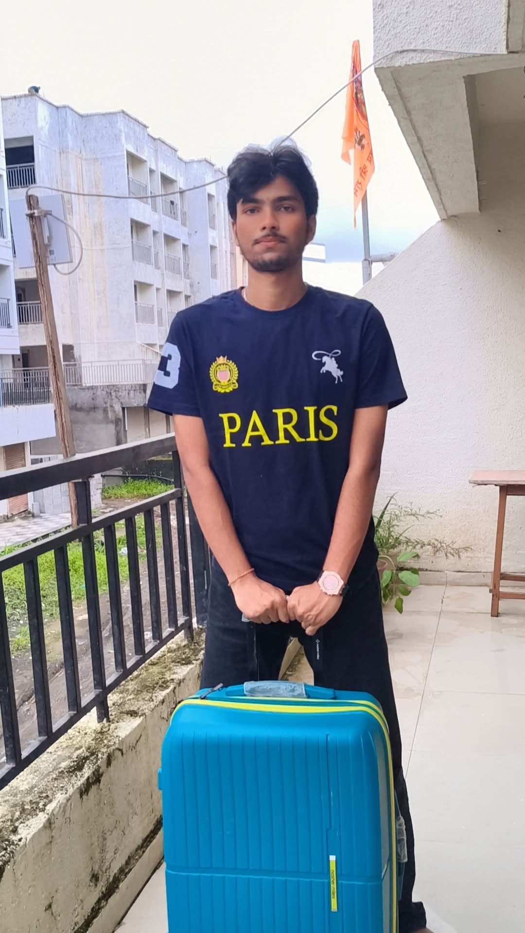 Student heading to AIIMS Raebareli for admission falls from Ganga Gomti Express, dies.