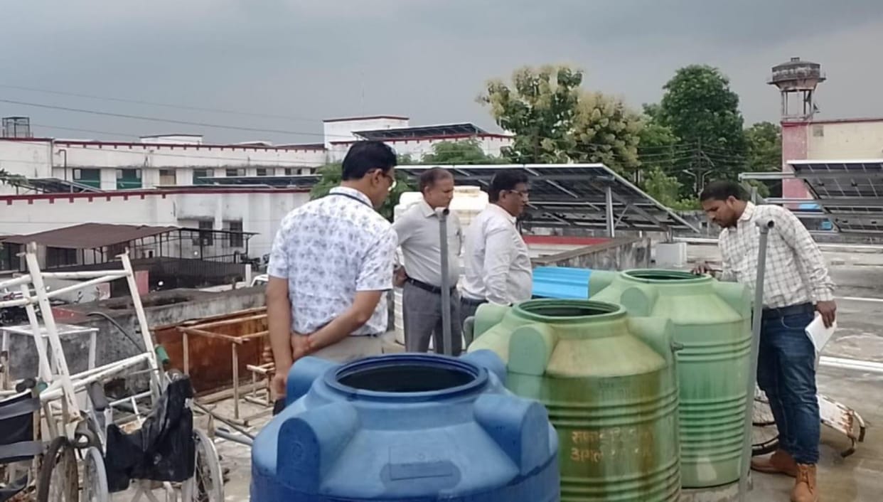 CMO finds water tank lids open at the district hospital.