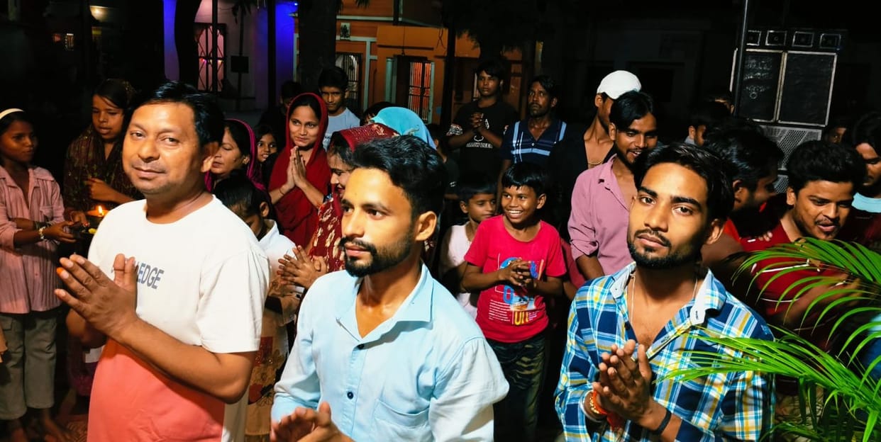 The Siddha Bhole Dham temple resounded with chants of "Ganpati Bappa Morya."