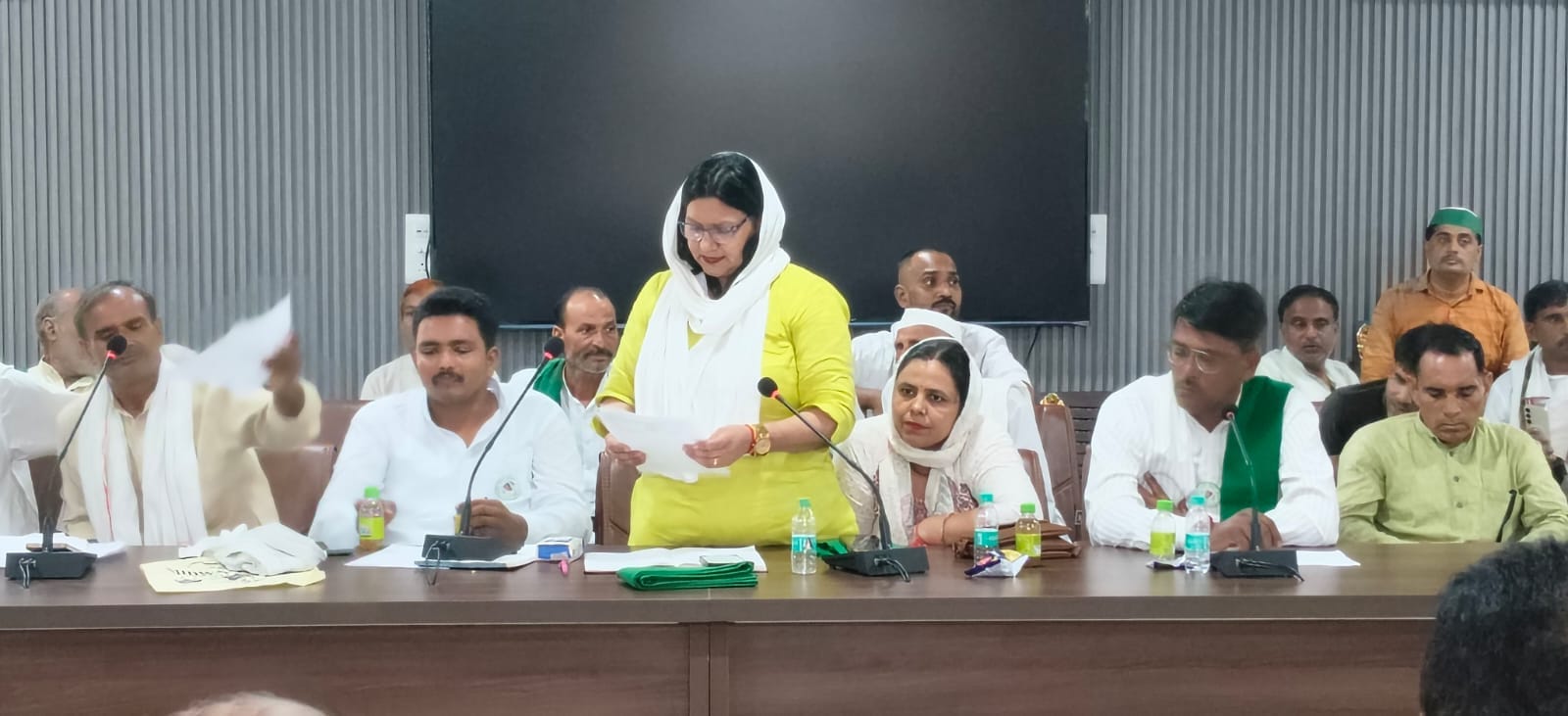 किसान दिवस में बोलते किसान। संवाद