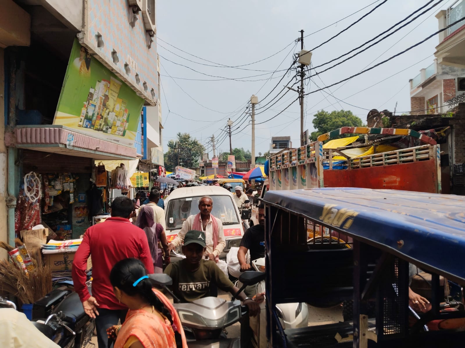 मेंहदावल कस्बे में लगा जाम-संवाद
