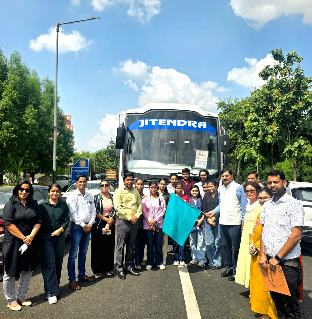 IGU Commerce Department students undertook an industrial visit.