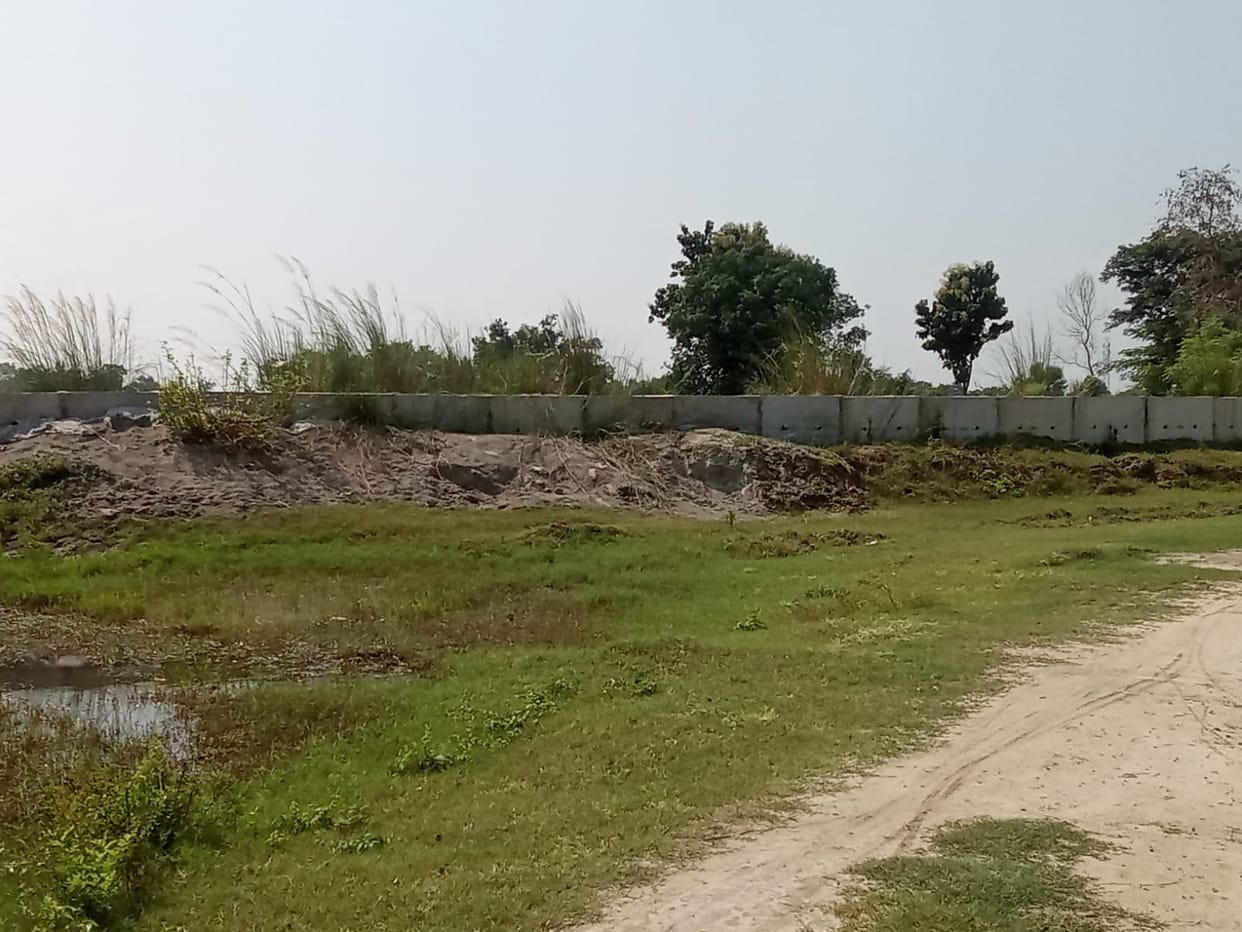 Obstacles regarding underpass and service lanes on the Ring Road