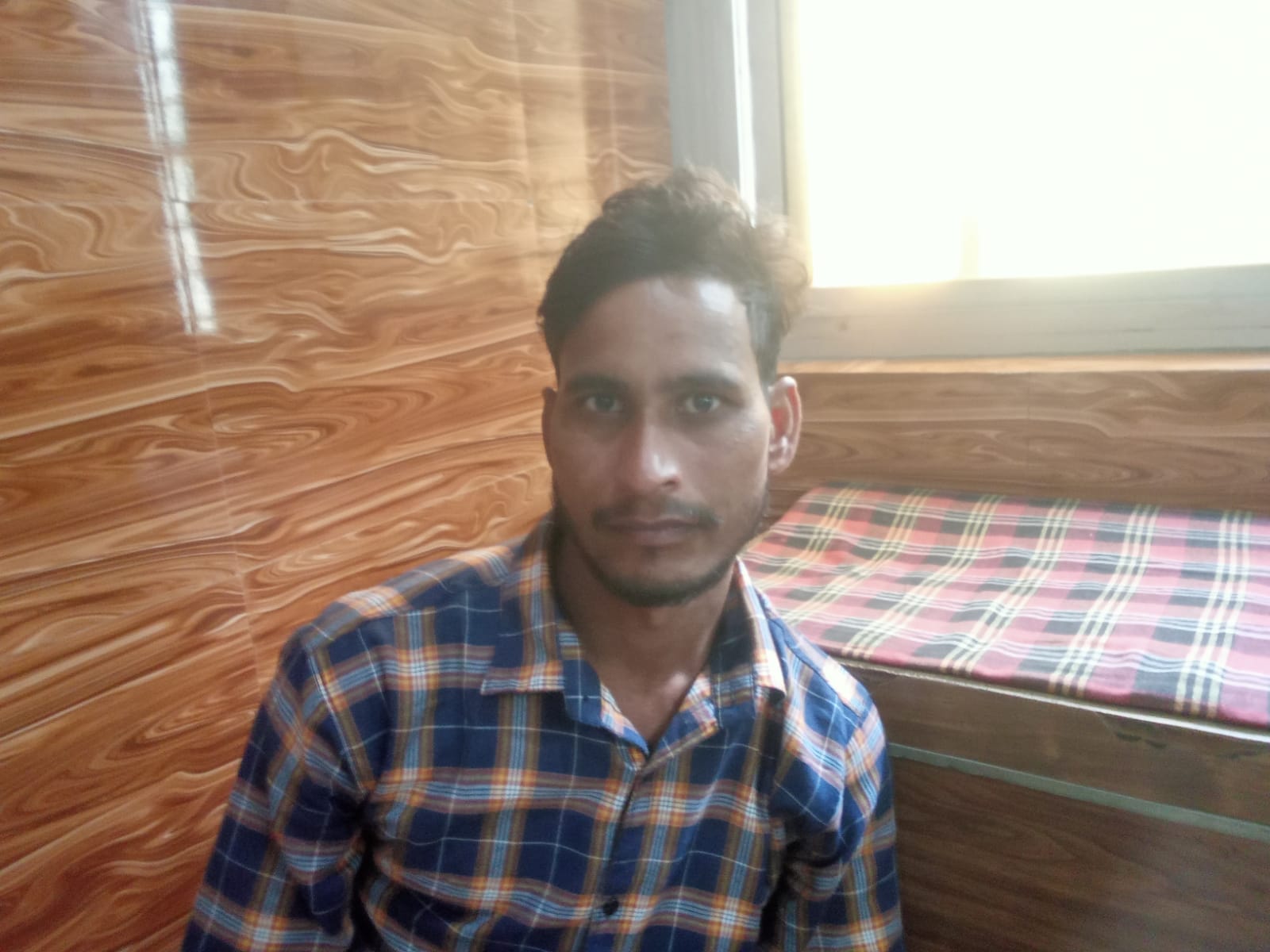 सुरीर पुलिस ने ठगी के आरोपी रविन्द्र भाटी को पकड़ा