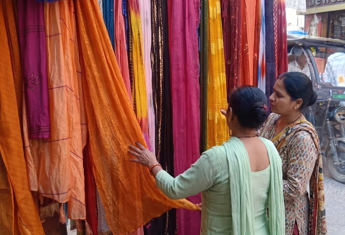 Organza, Banarasi, and Chikankari dupattas have