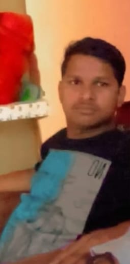 Bike collides with stationary tractor-trolley, youth dies