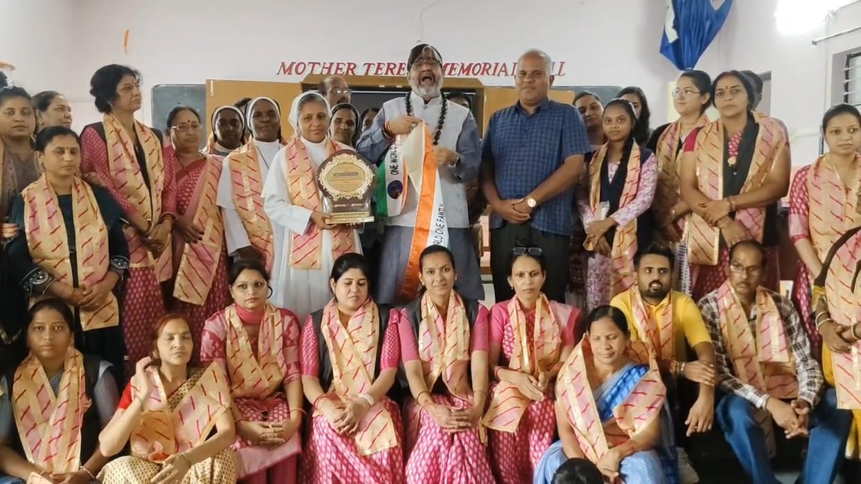 Personifying Ganesh Aarti: Manovikas Samiti Receives Vighnaharta Award 2026