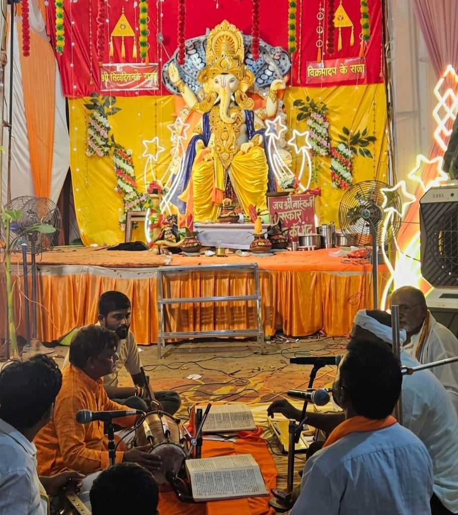 Siddharthnagar News: Kirtan troupe presented hymns in Ganesh Mahotsav