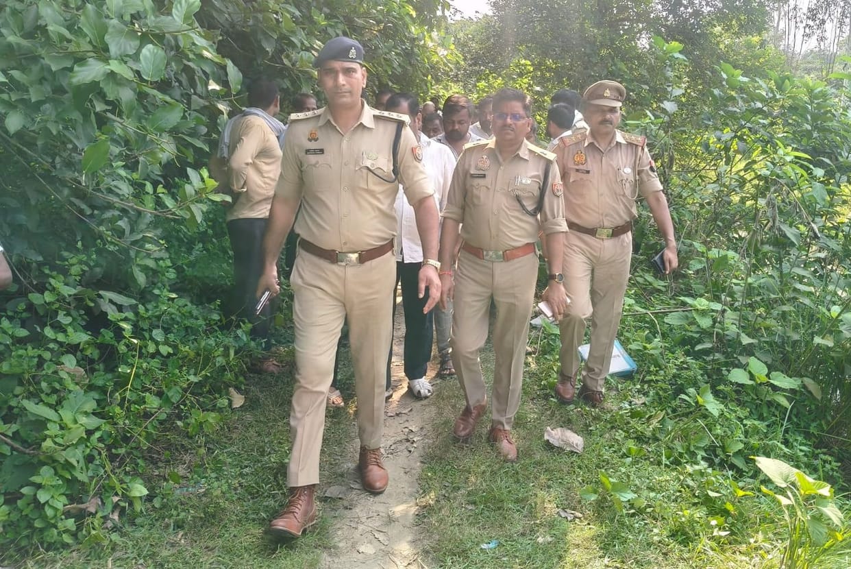 Woman murdered by having her throat slit with a sharp-edged weapon