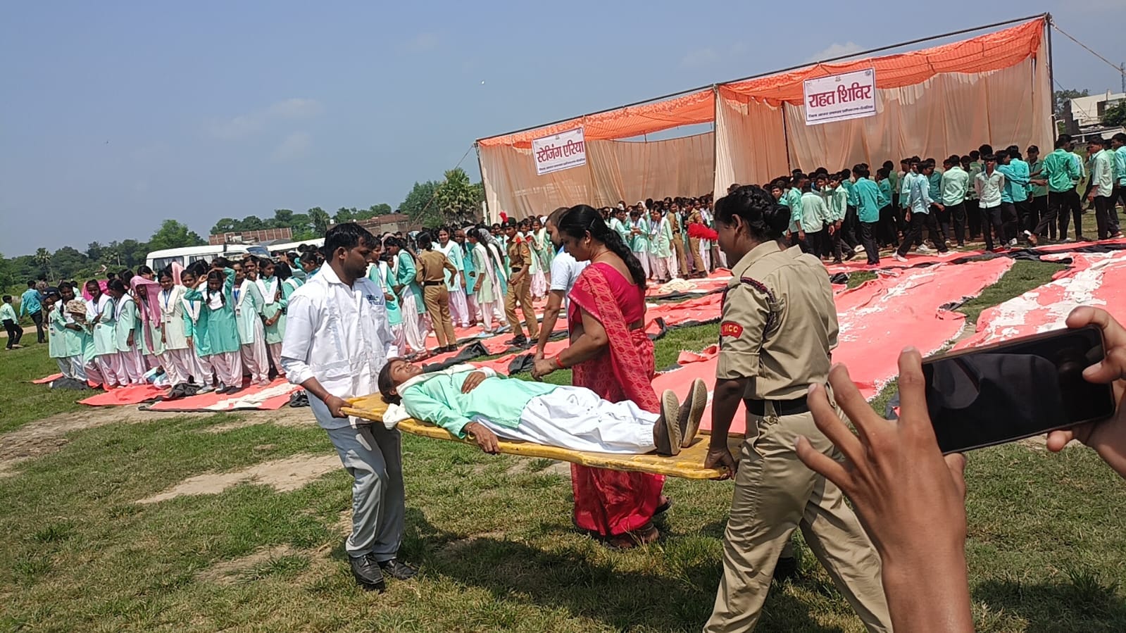 छात्रों को बताए आपदा से बचाव के गुर
