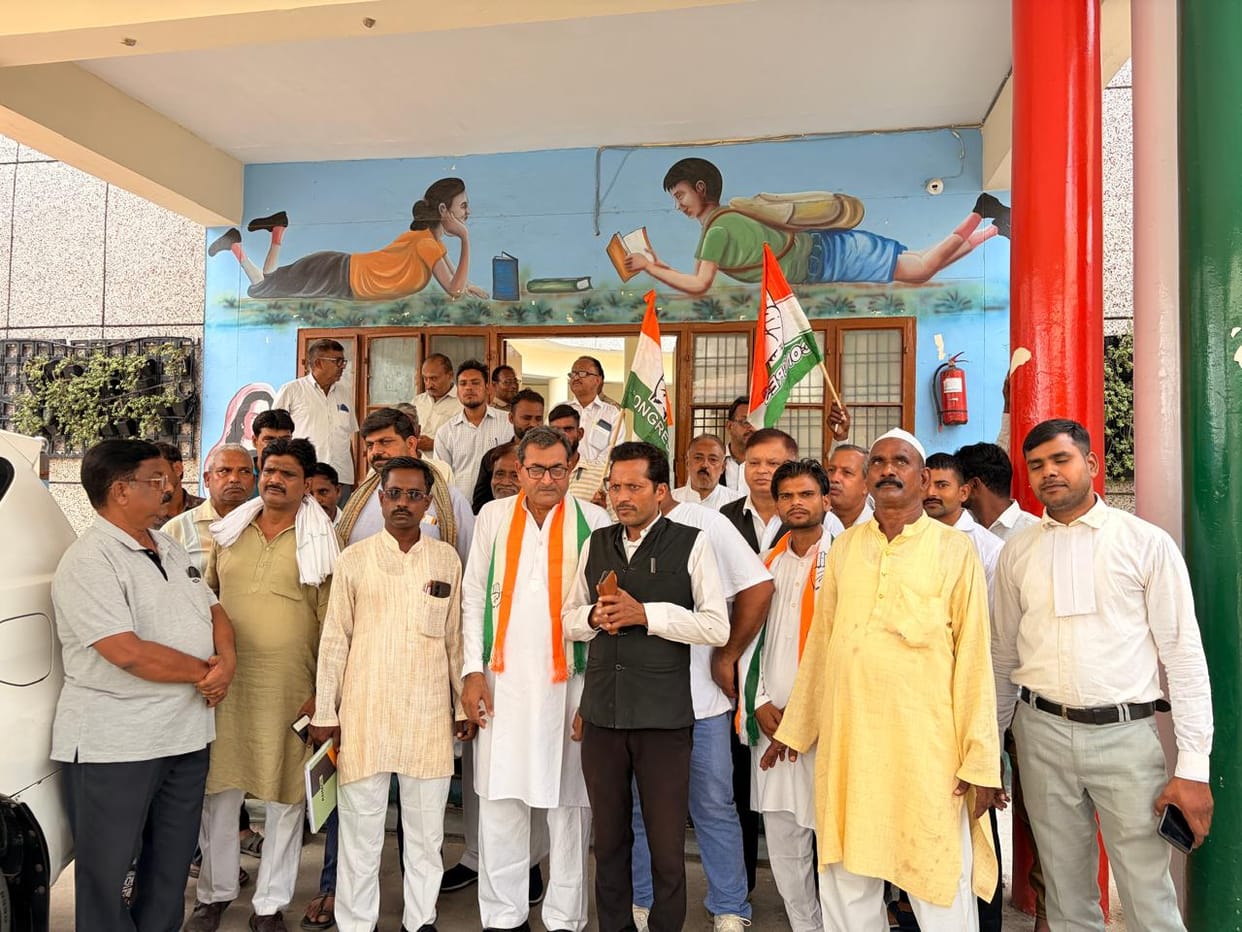 Congress protests against tax on UPI; submits memorandum to the President.