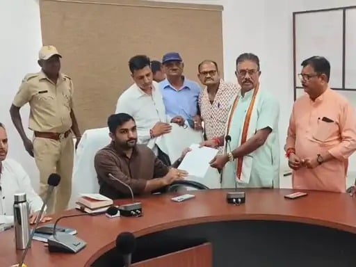 Dungarpur BJP Crisis Averted: Prabhu Pandya Withdraws Nomination as Sushila Gupta's Election Confirmed