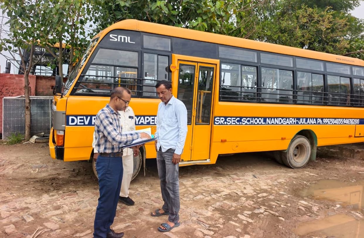 Tax permit not found in school bus, challan of 27 thousand