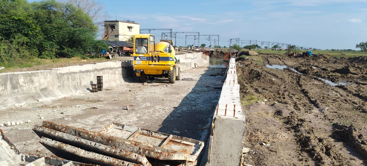 Underpass incomplete for 21 months; population of 60,000 inconvenienced