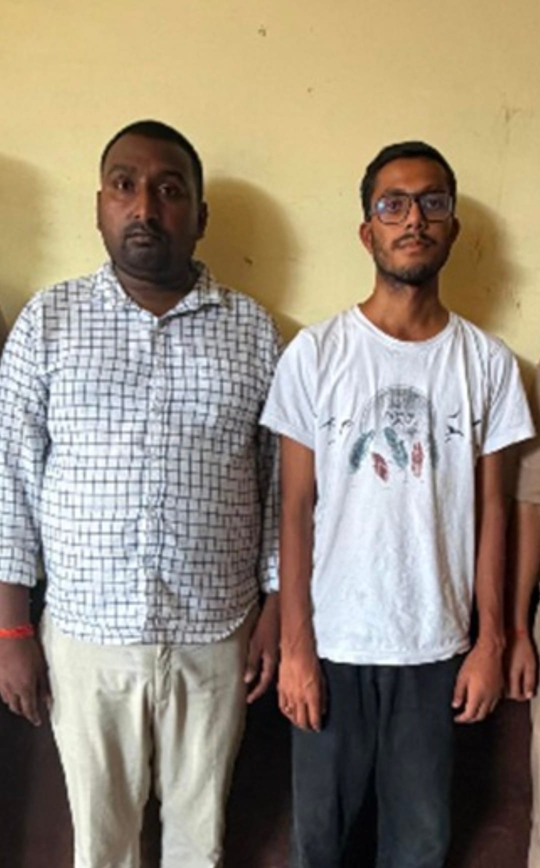 Two arrested for opening accounts by misusing biometrics.