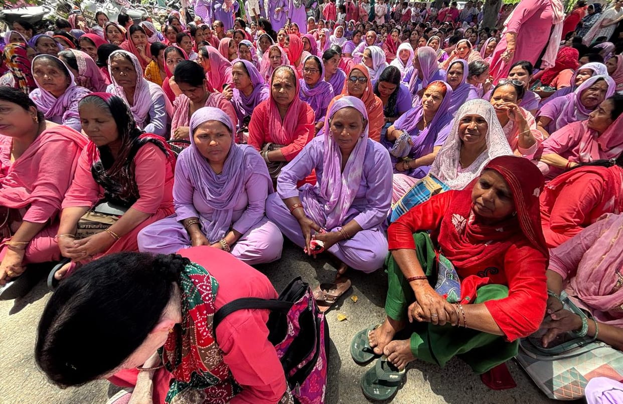 Anganwadi workers to return mobile phones to the District Programme Officer