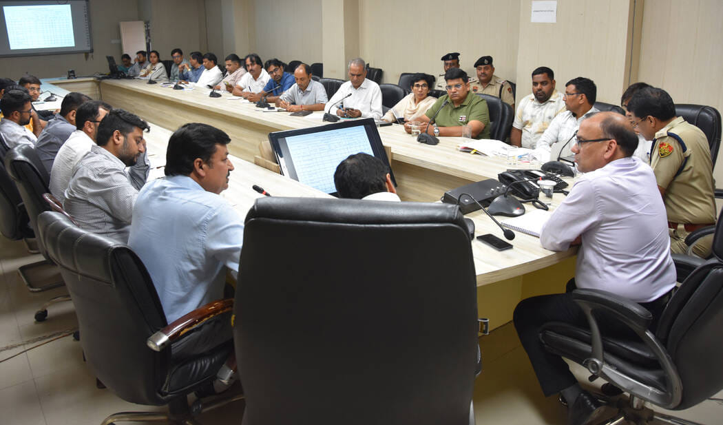 The administration will launch a joint drive for the regular inspection of school buses
