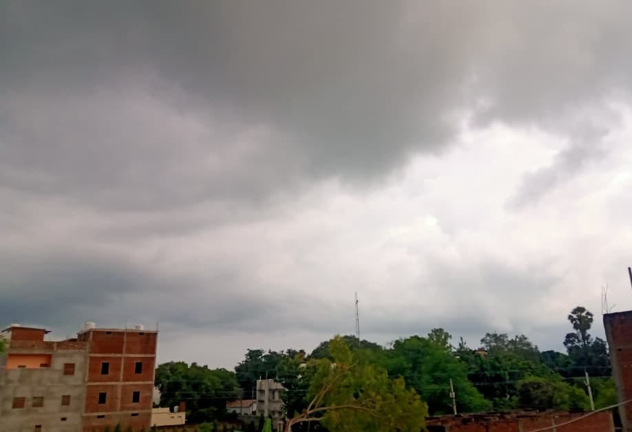 The temperature increased by two degrees due to easterly winds.