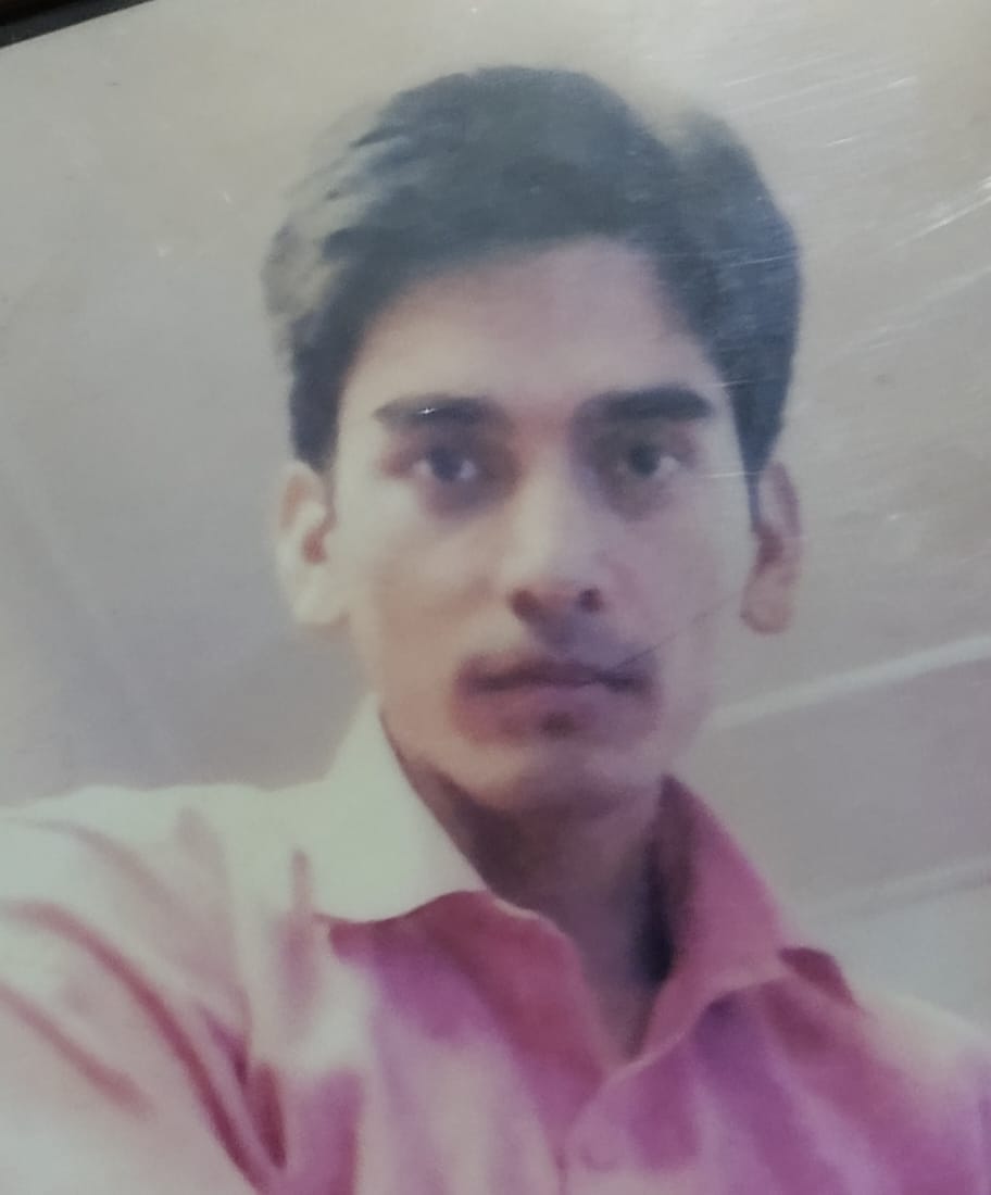 Bank manager found hanging; was a resident of Kankarkheda.