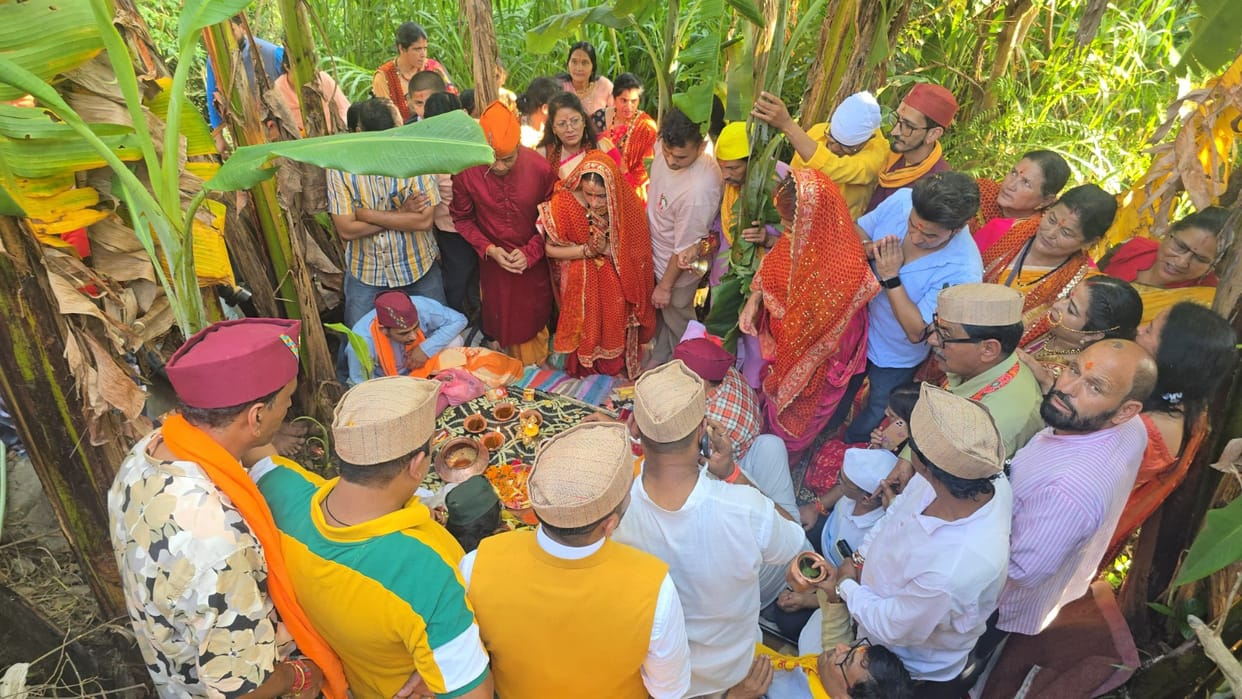 Formal invitation extended to banana trees for the divine manifestation of Goddesses Nanda and Sunanda, in accordance with prescribed rituals.