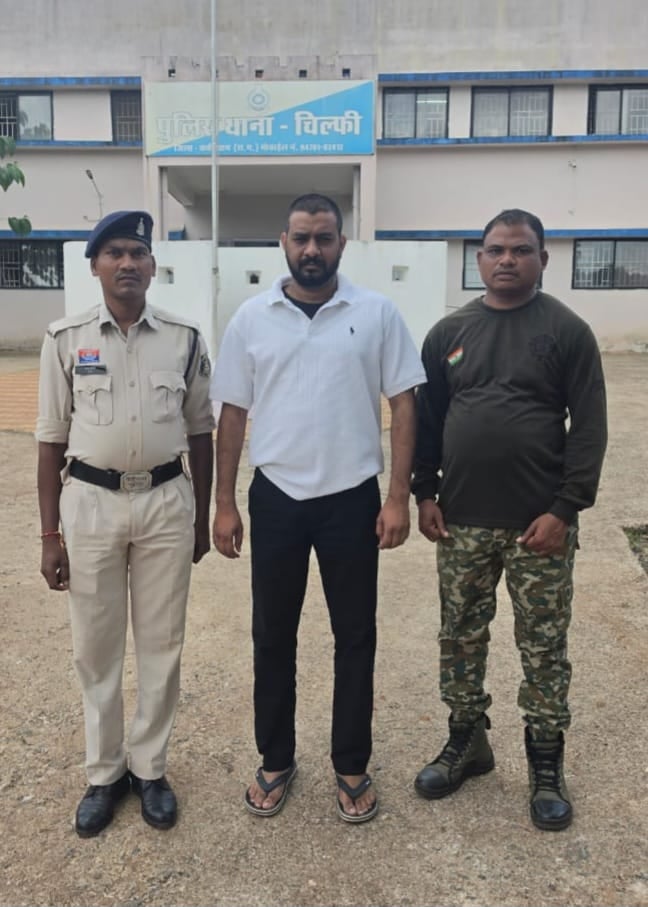 पुलिस की गिरफ्त में आरोपी