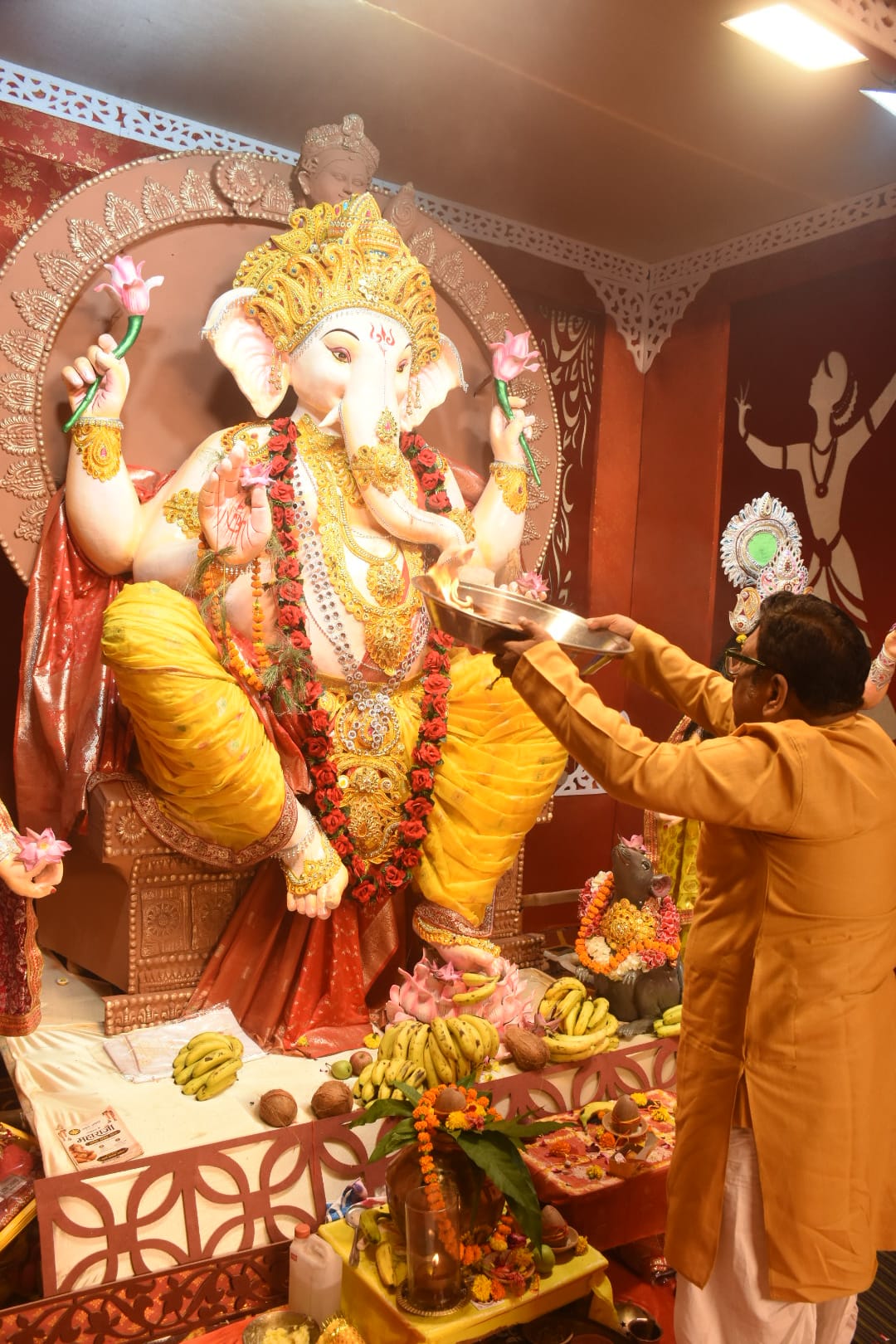 Lucknow immersed in devotion to Ganpati