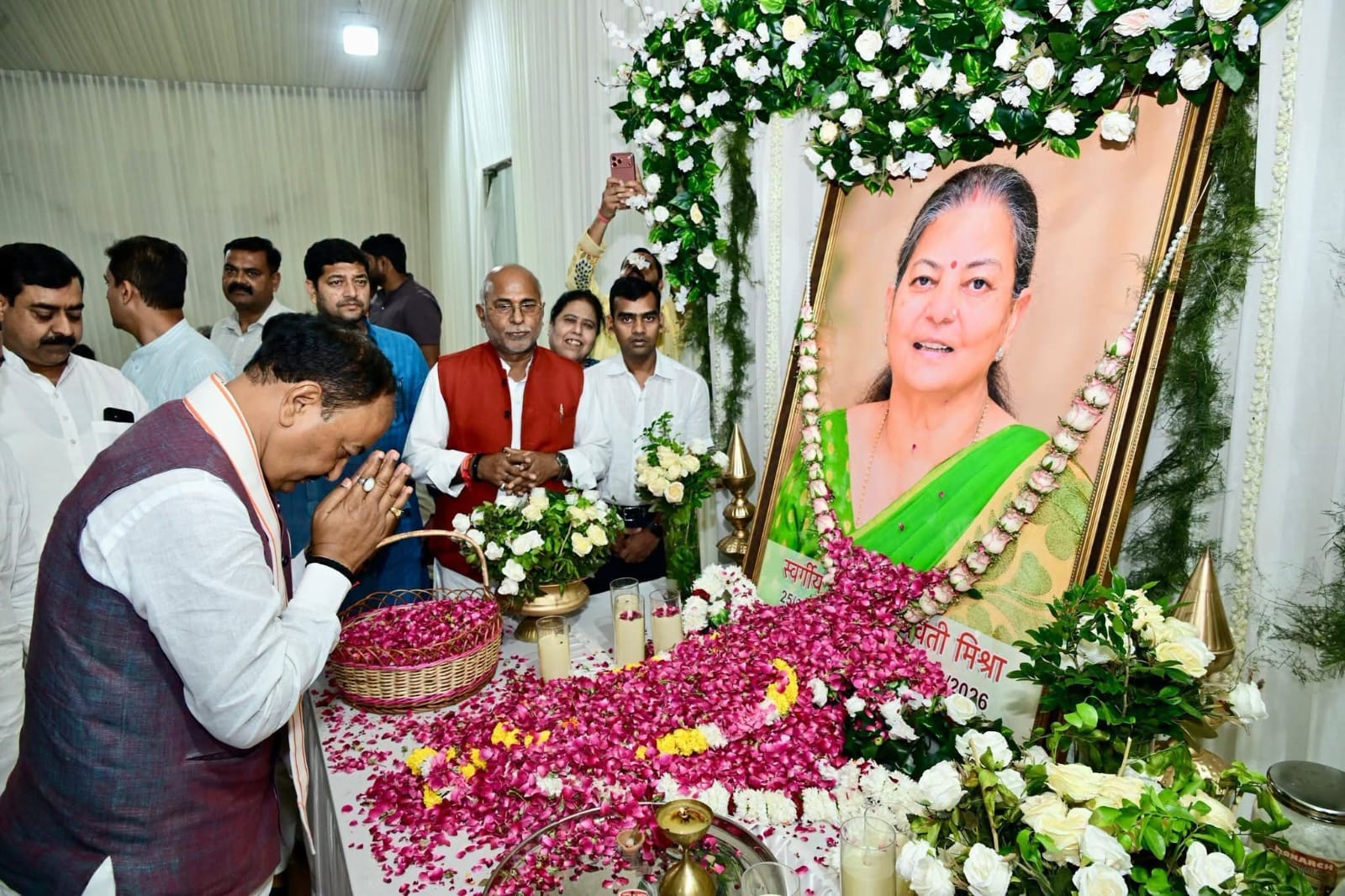 पूर्व राज्यपाल कलराज मिश्रा की आवाज पहुंचे उपमुख्यमंत्री केशव प्रसाद मौर्य