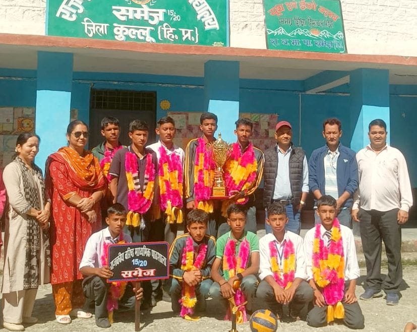 समेज स्कूल के खिलाडिय़ों ने जीता ओवरऑल विजेता का खिताब, स्कूल पहुंचने पर मिला सम्मान। संवाद