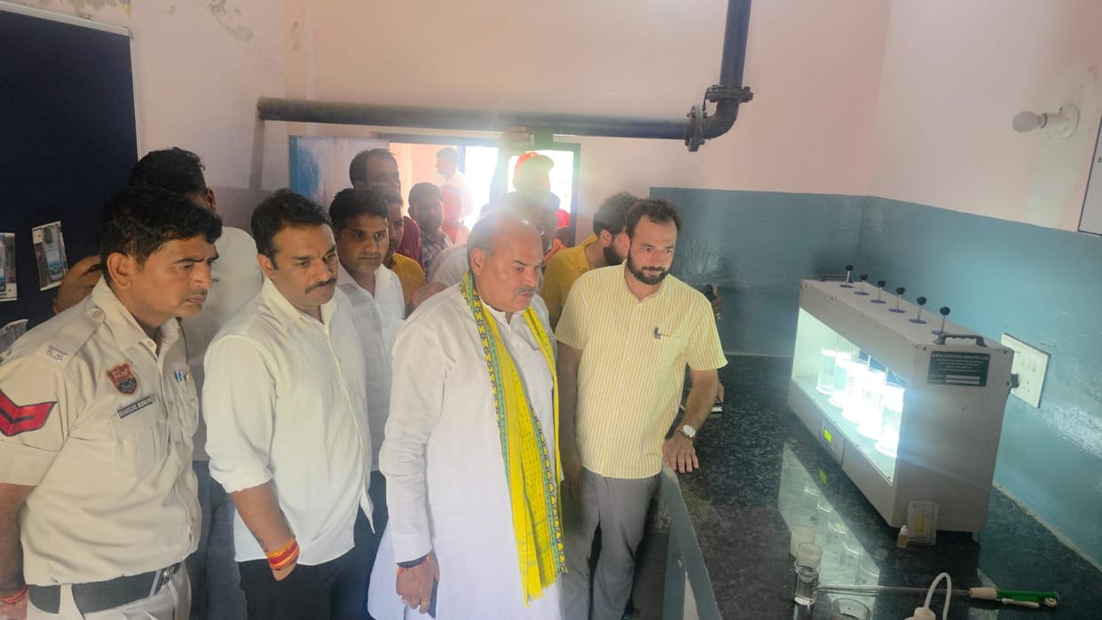 The MLA visited public places and took stock of the arrangements.