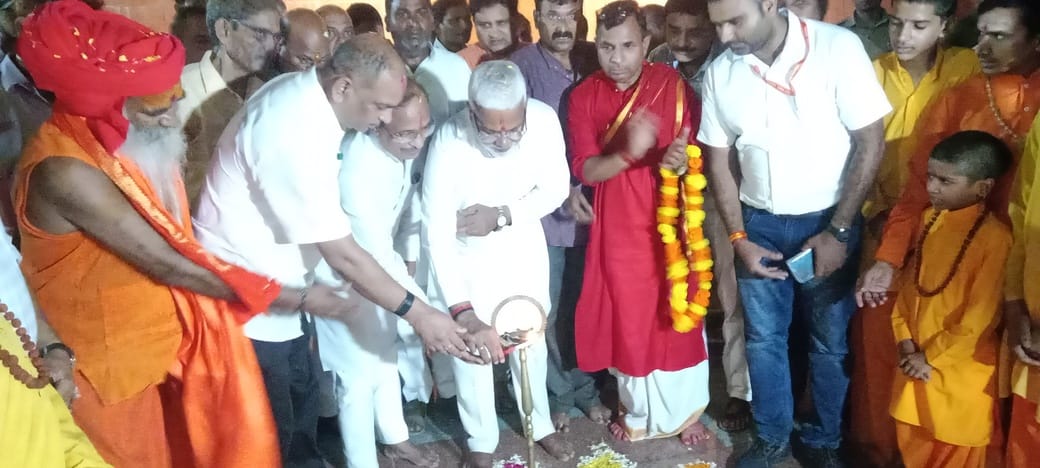 श्रृंग्वेरपुर धाम में कैबिनेट मंत्री प्रधानमंत्री जी के जन्मदिन पर निषाद राज पार्क पहुंचकर दीप 